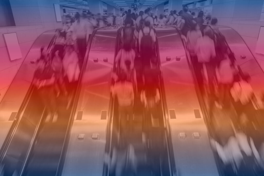 thermal-image-crowd-on-escalator